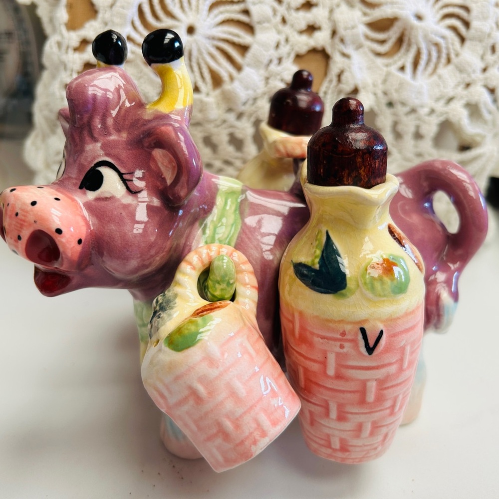 Vintage ceramic cow with vinegar & oil & salt & pepper jugs. Excellent condition